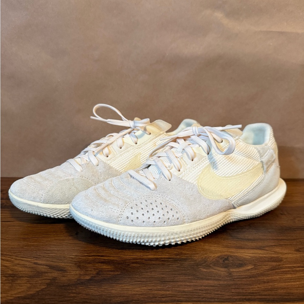 Nike Streetgato Low Top Sneakers - Men’s Size 6.5 (Coconut Milk)